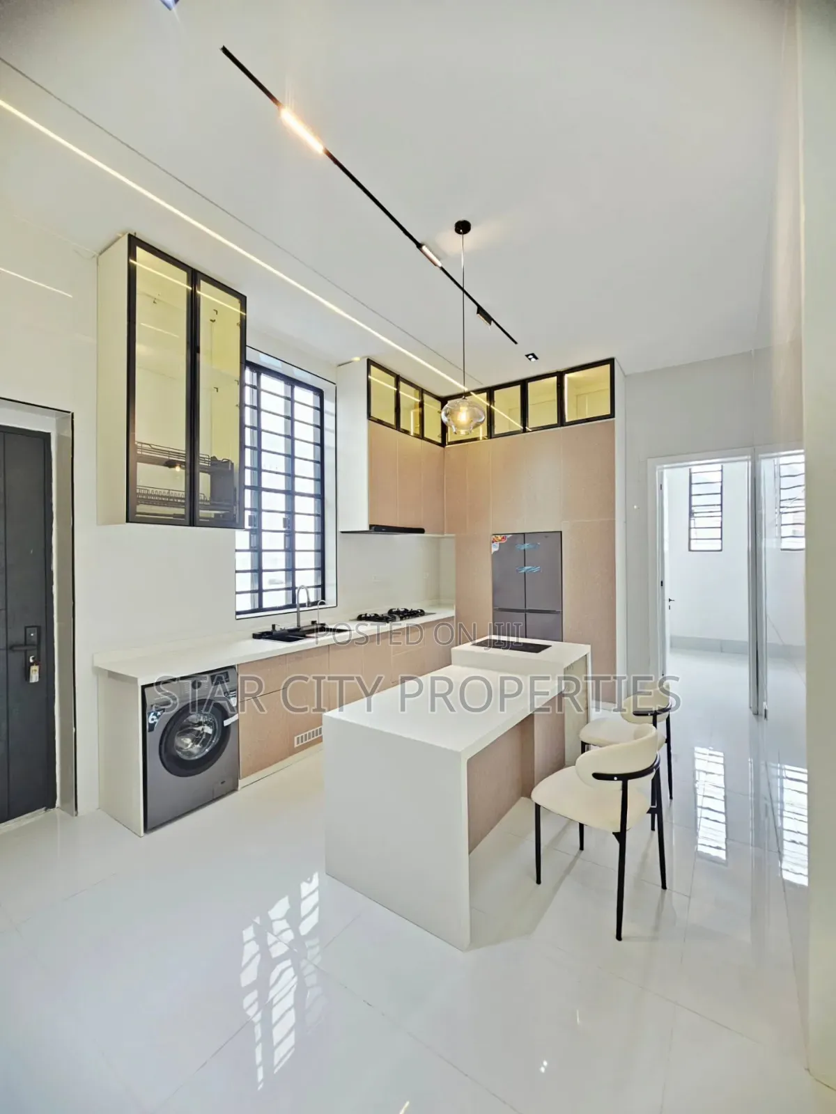 5bdrm Duplex in Chevron Lekki for sale in Chevron
