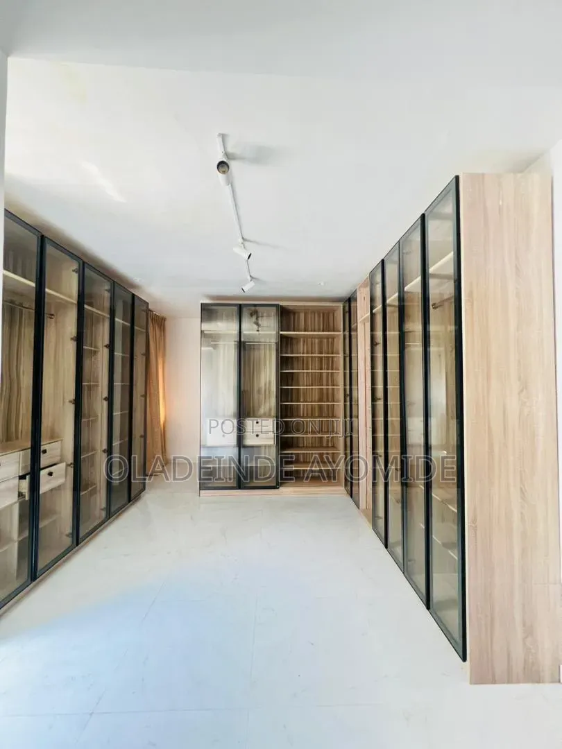 5bdrm Duplex in Banana Island for sale in Banana Island