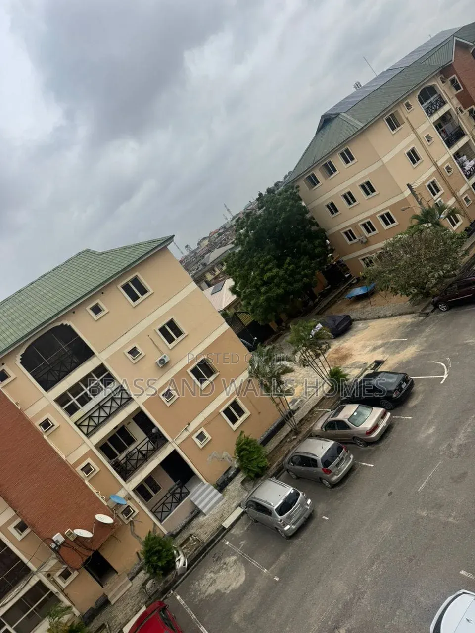 Furnished 3bdrm Apartment in Pen Cinema for sale in Pen Cinema
