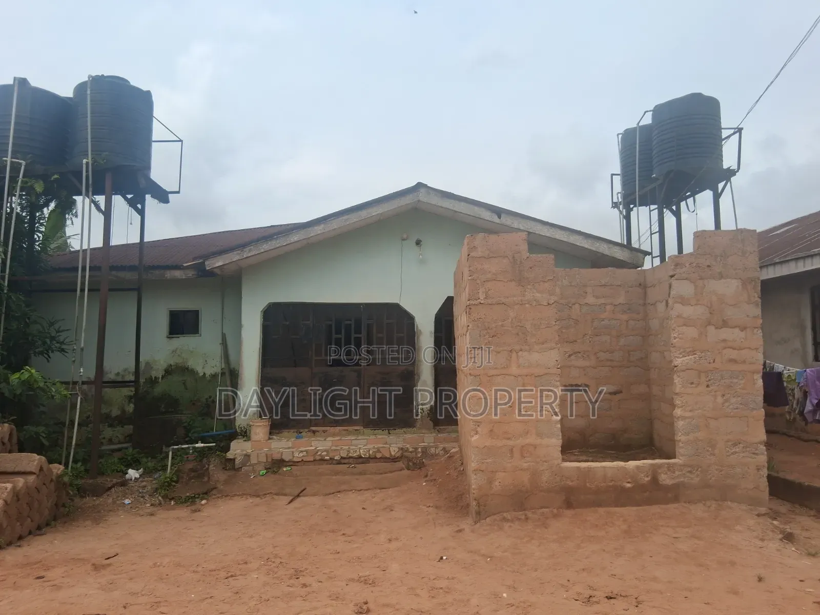 5bdrm Bungalow in Daylight Property, Benin City for sale in Benin City