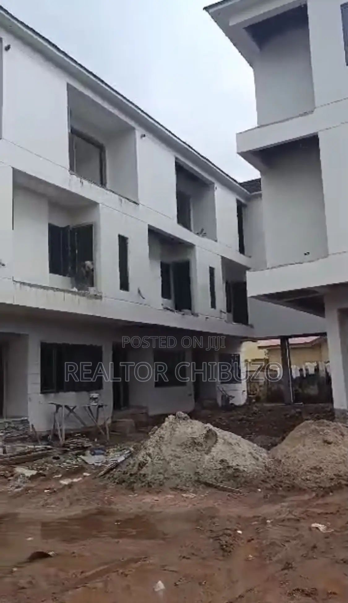 Furnished 3bdrm Block of Flats in Abuja Top Realty, Wuye for sale in Wuye