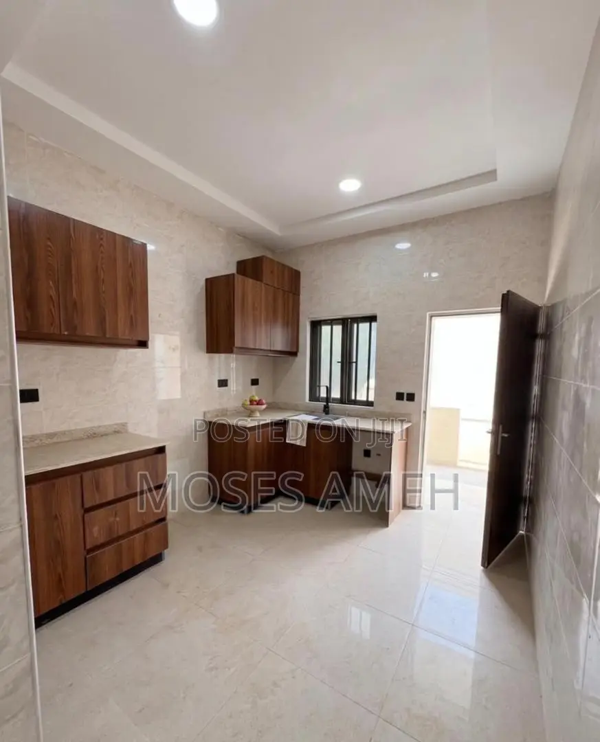 3bdrm Duplex in Apo District for rent in Apo District