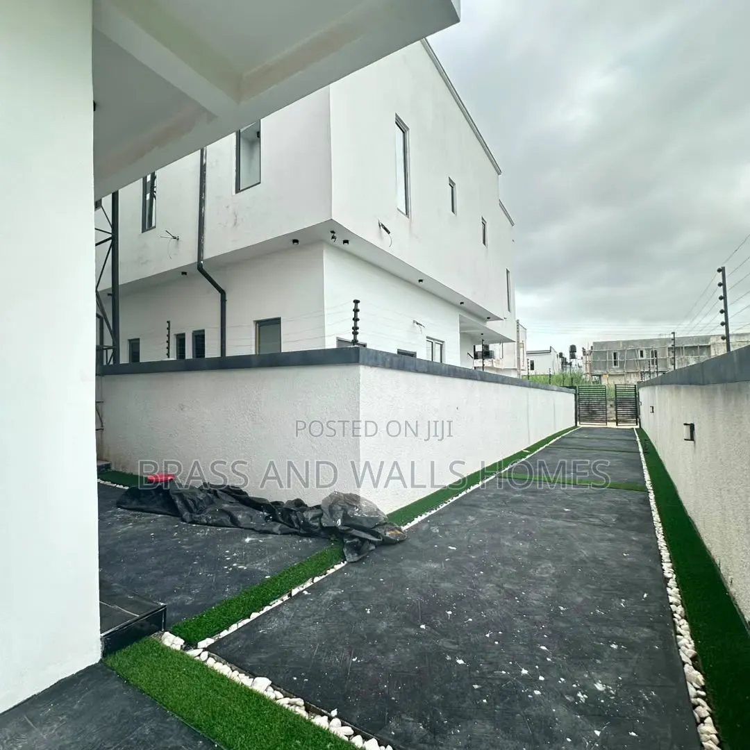 Furnished 4bdrm Duplex in Sangotedo for sale in Sangotedo