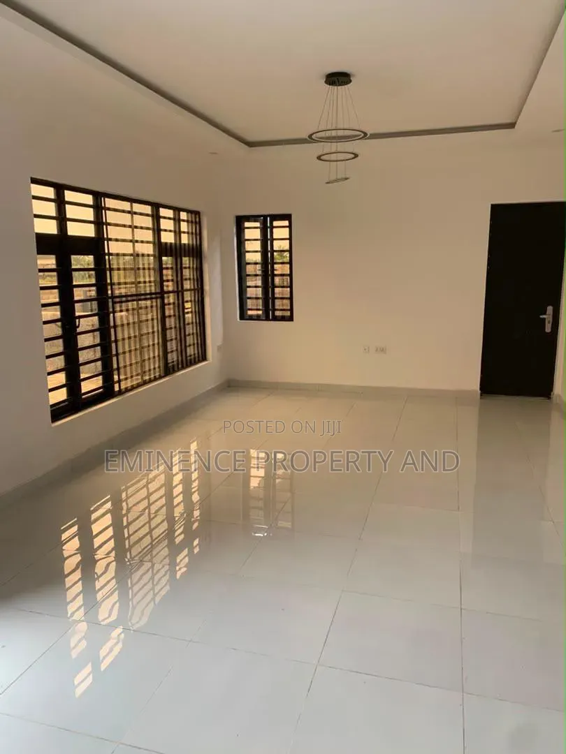 3bdrm Bungalow in Eleko for sale in Eleko