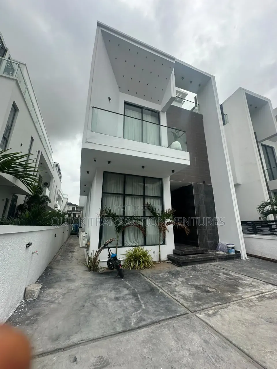 5bdrm Duplex in Palm Residence, Osapa london for sale in Osapa london