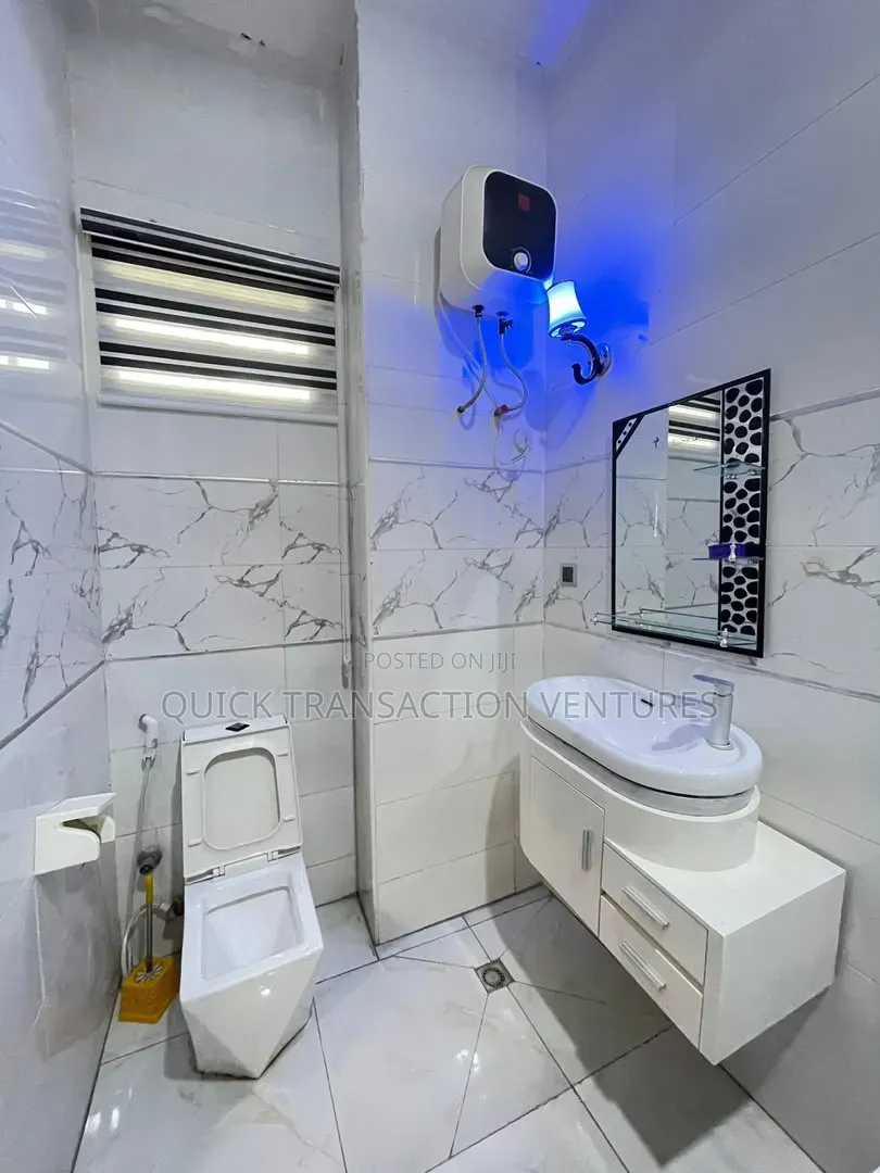 5bdrm Duplex in Palm Residence, Osapa london for sale in Osapa london
