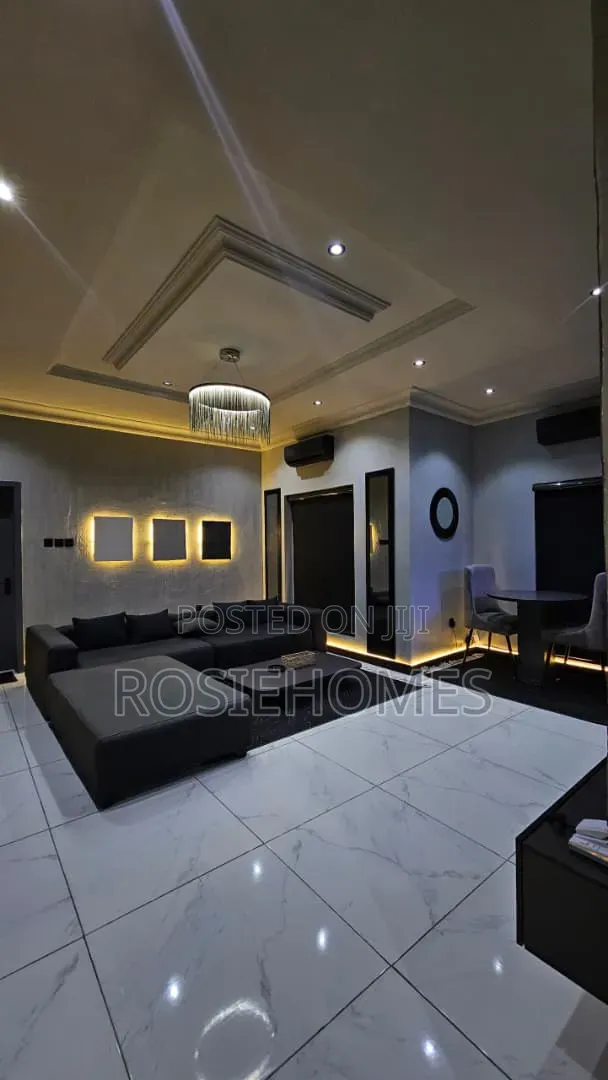Dark Themed Luxe One Bedroom Apartment With Pool. in Lekki Phase 1