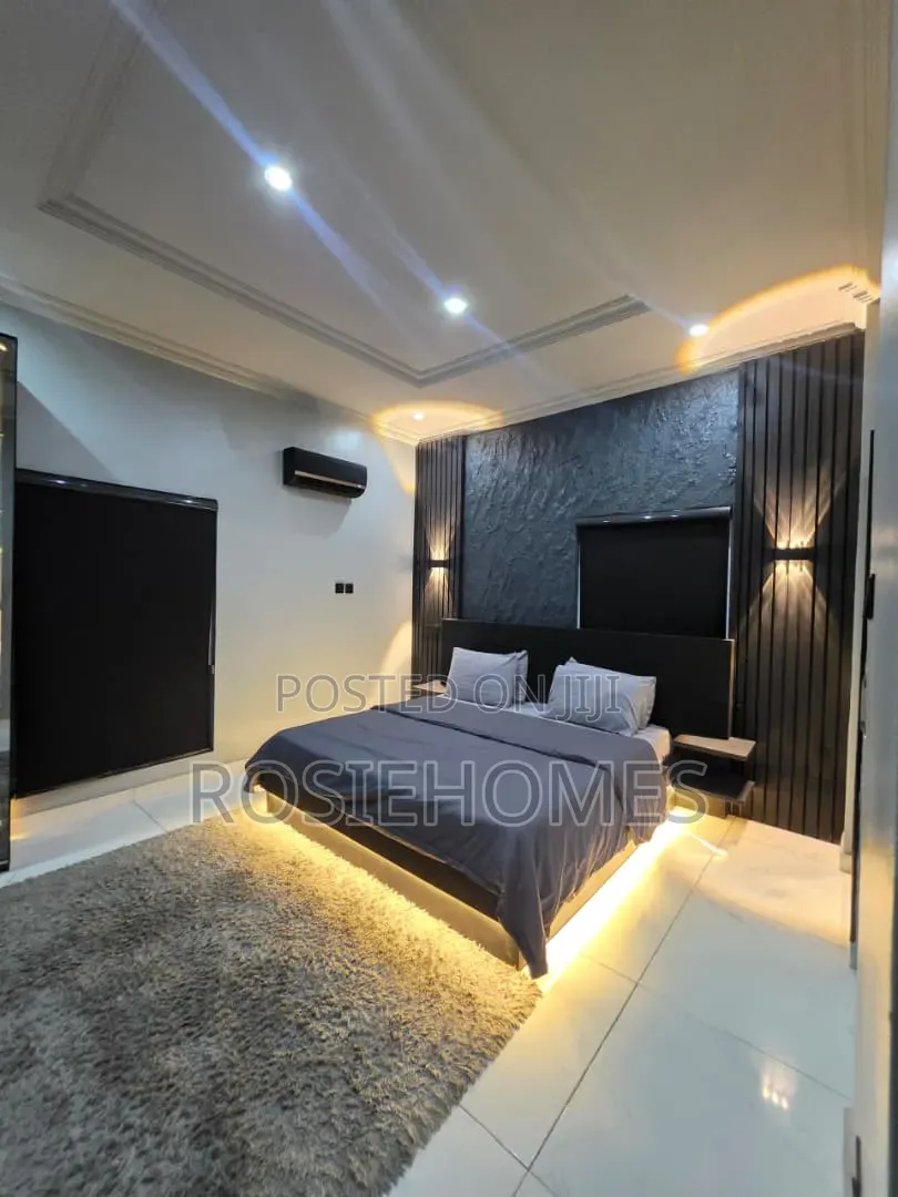 Dark Themed Luxe One Bedroom Apartment With Pool. in Lekki Phase 1
