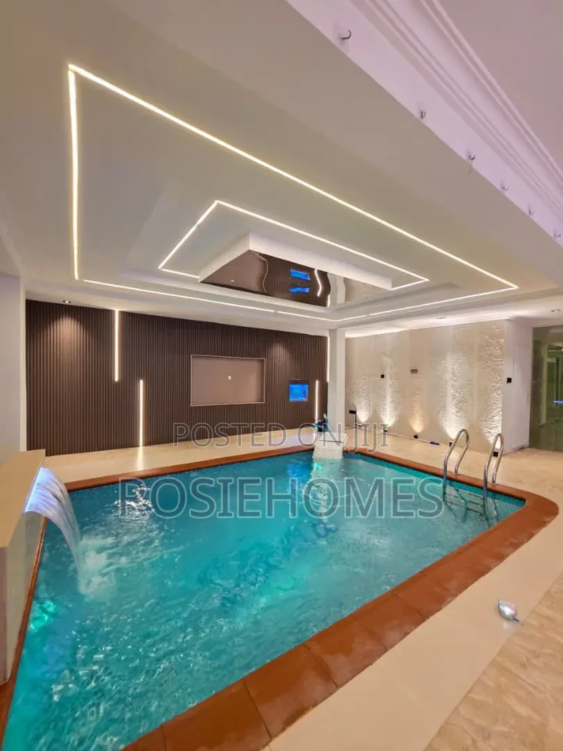 Dark Themed Luxe One Bedroom Apartment With Pool. in Lekki Phase 1