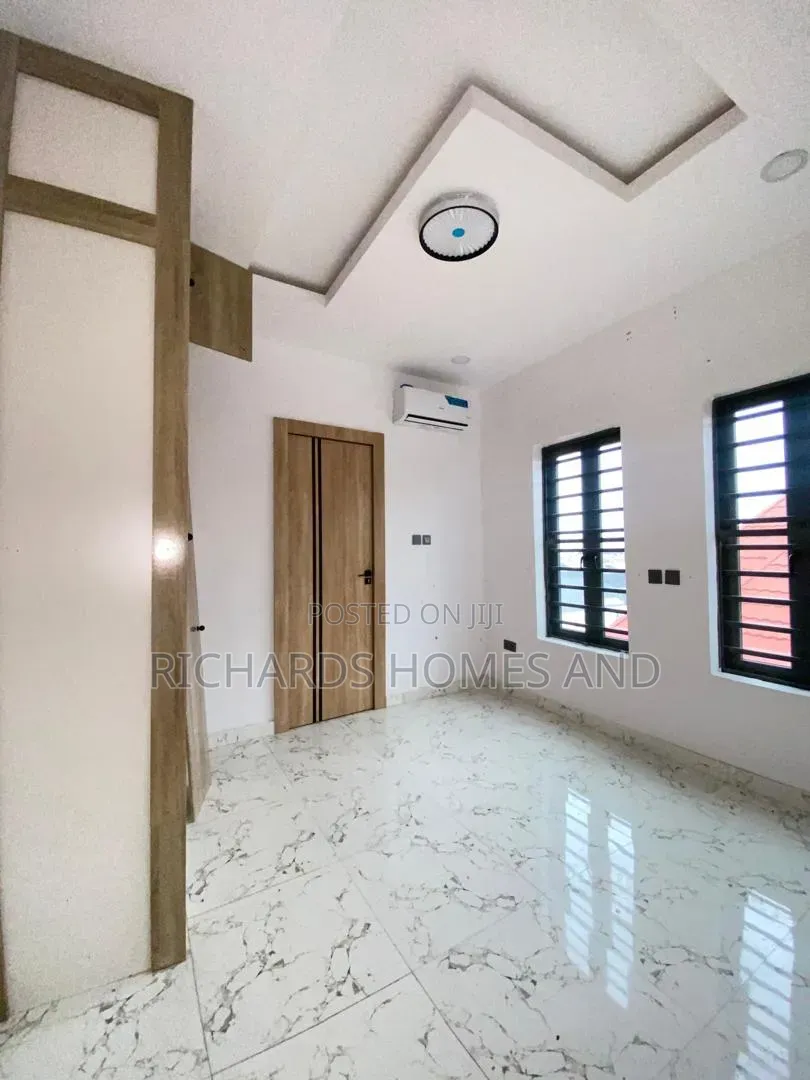 2bdrm Apartment in Chevron for sale in Chevron