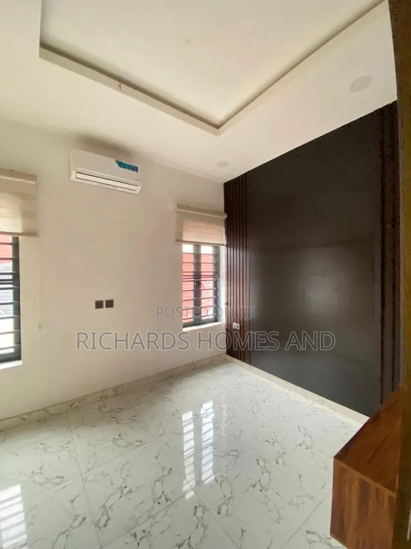 2bdrm Apartment in Chevron for sale in Chevron