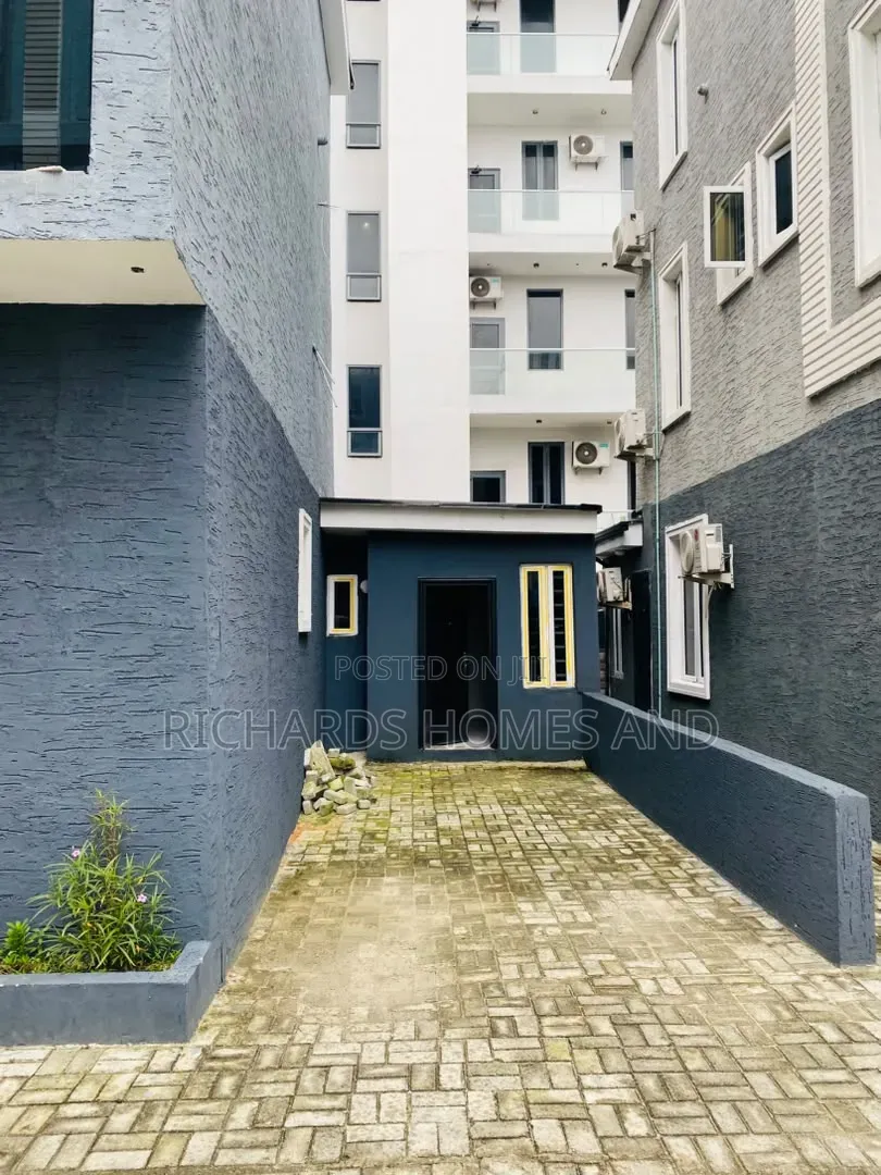 4bdrm Duplex in Lekki Phase 1 for sale in Lekki Phase 1