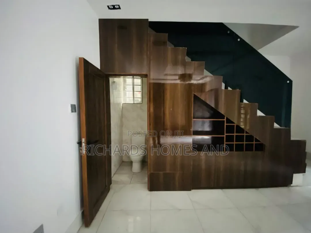 4bdrm Duplex in Lekki Phase 1 for sale in Lekki Phase 1