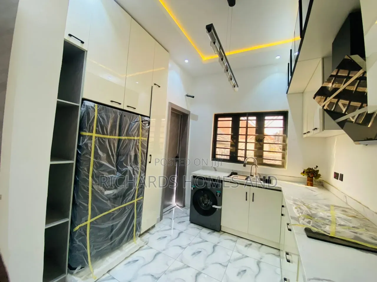 4bdrm Duplex in Lekki Phase 1 for sale in Lekki Phase 1
