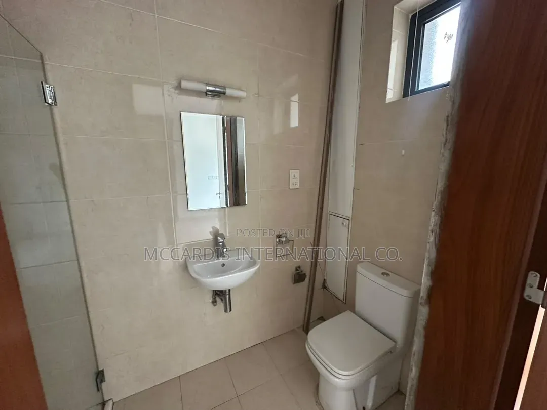 4bdrm Townhouse / Terrace in Mekunwen Road Old, Bourdillon for rent in Bourdillon