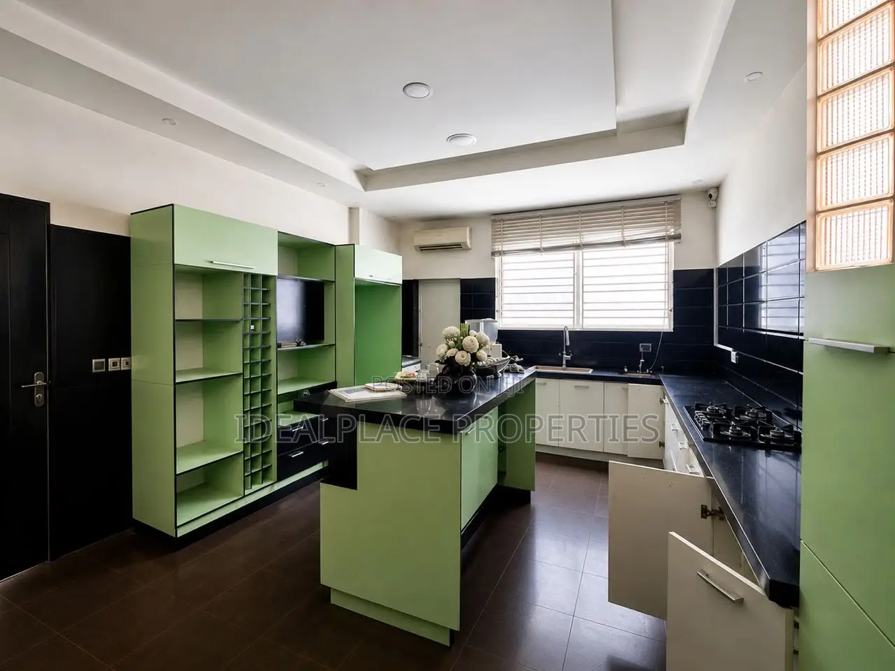 5bdrm House in Banana Island for rent in Banana Island