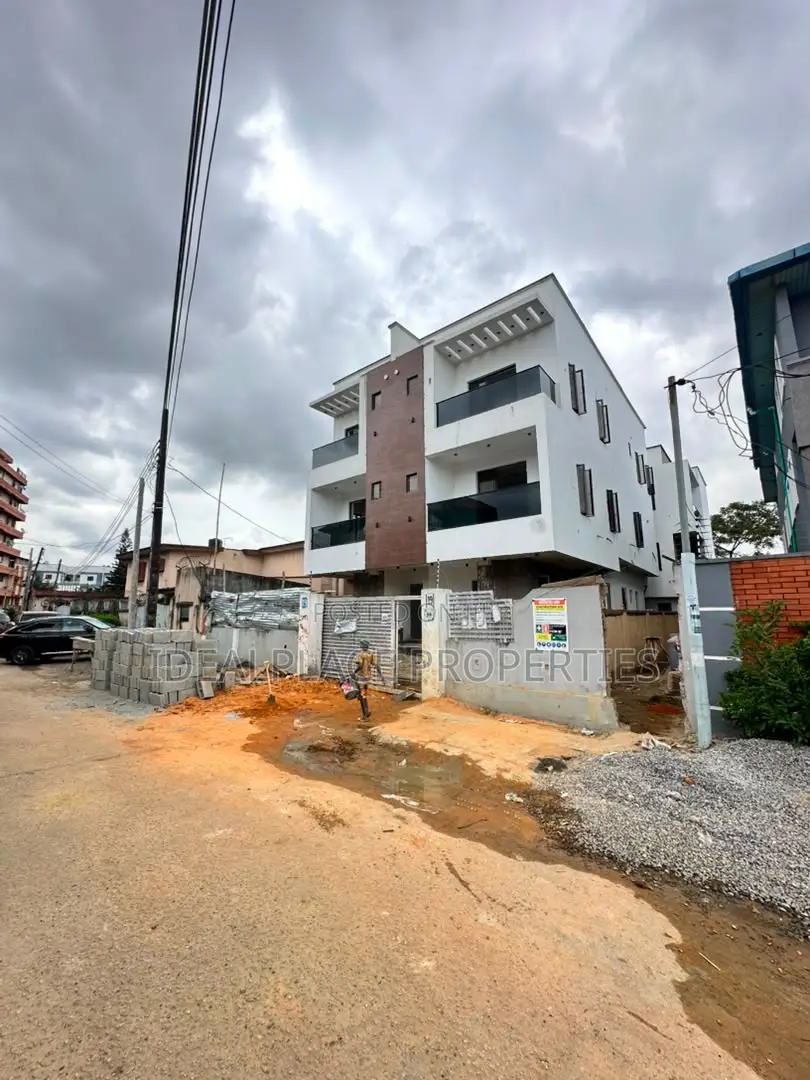 4bdrm Duplex in Adeniyi Jones for sale in Adeniyi Jones