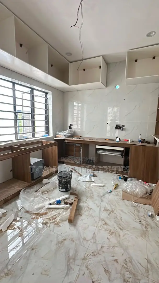 4bdrm Duplex in Adeniyi Jones for sale in Adeniyi Jones
