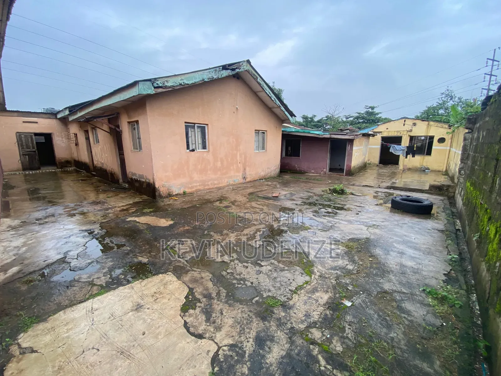 Blocks of Offices at Sabo Road Ikorodu in Ikorodu Garage