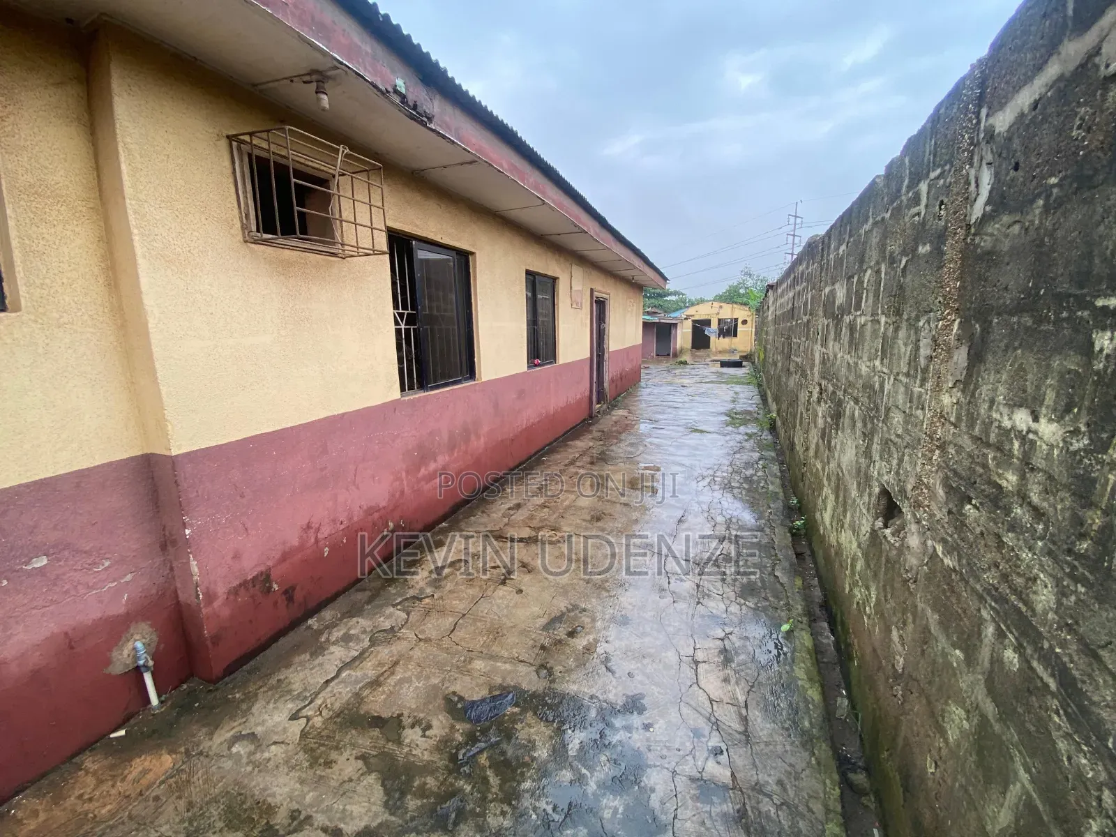 Blocks of Offices at Sabo Road Ikorodu in Ikorodu Garage