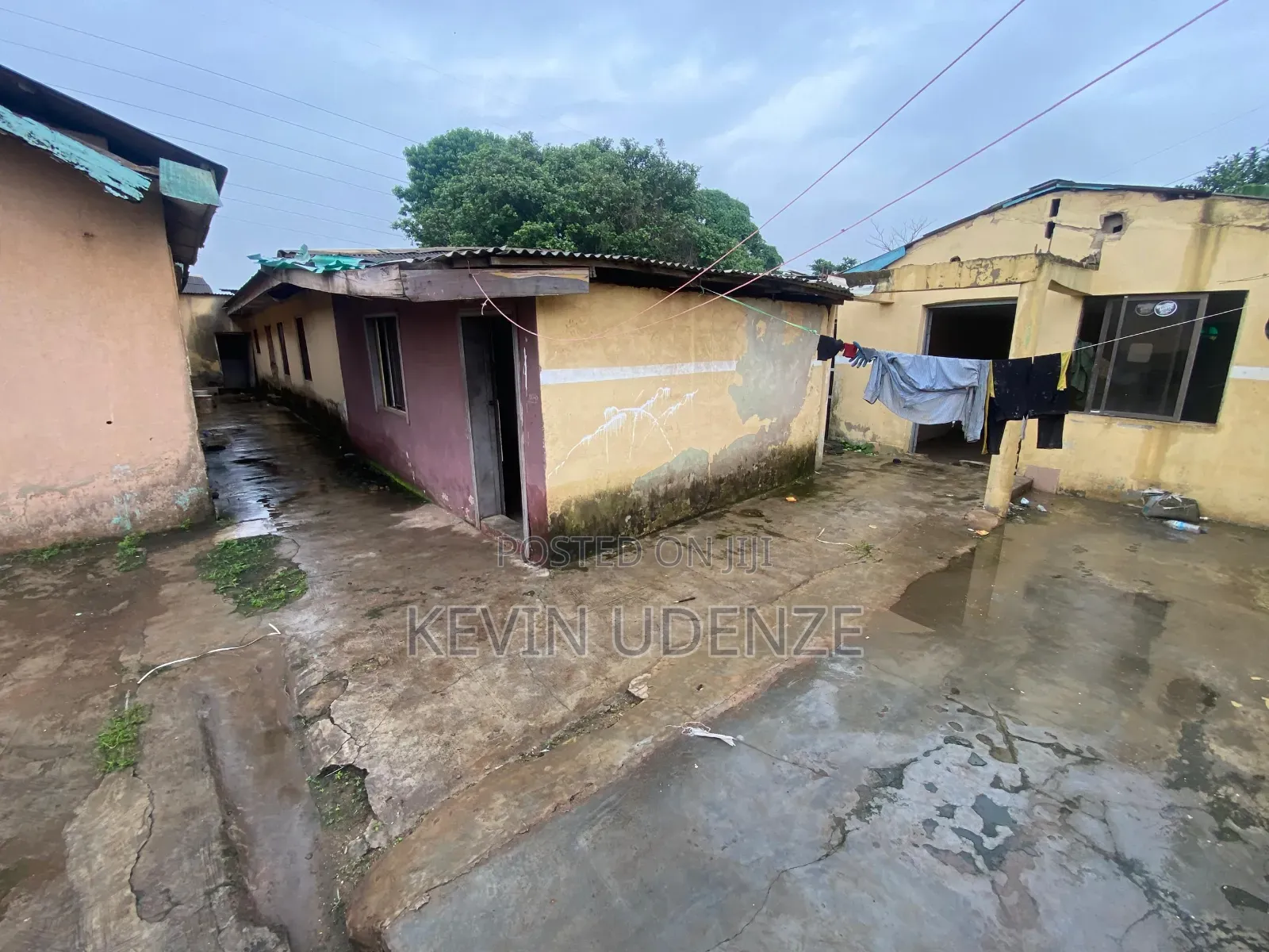 Blocks of Offices at Sabo Road Ikorodu in Ikorodu Garage