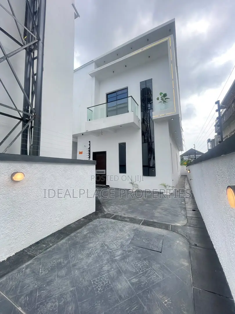4bdrm Duplex in Sangotedo for sale in Sangotedo