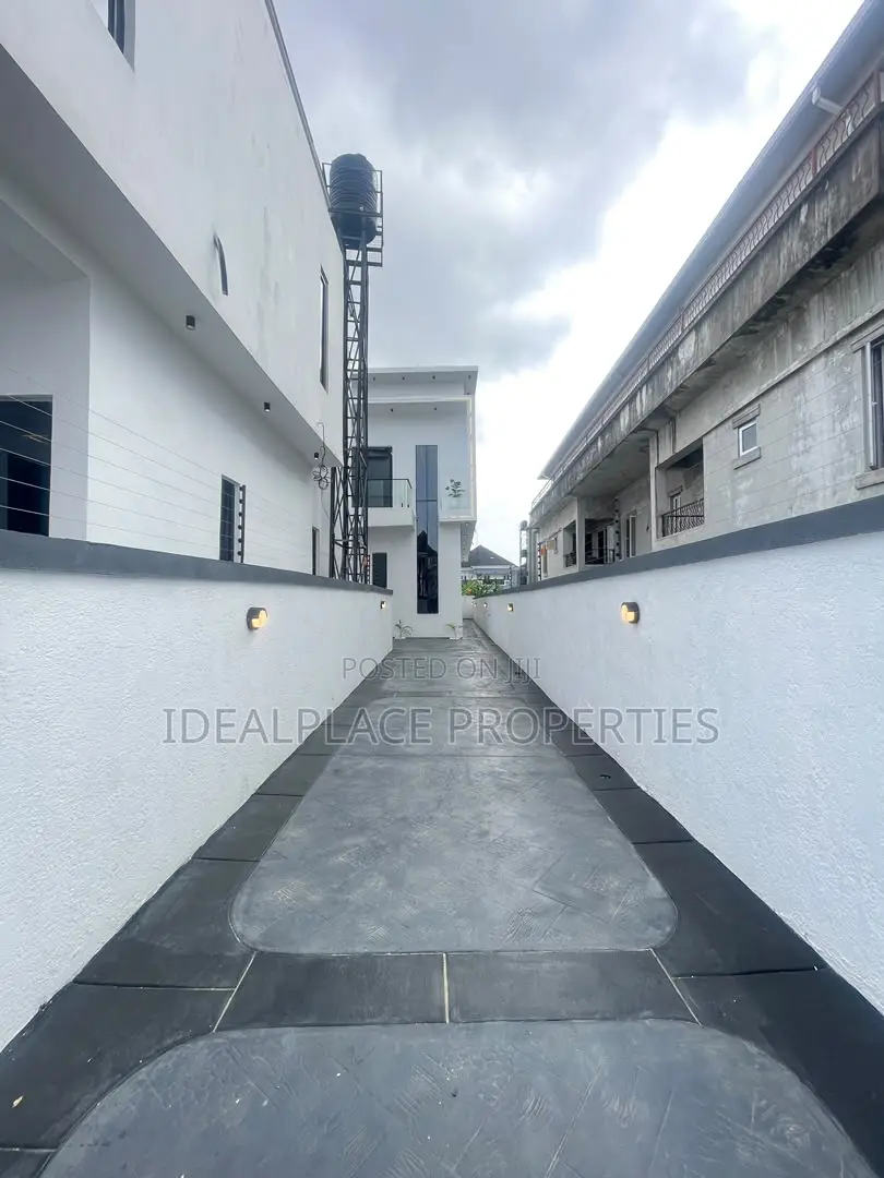 4bdrm Duplex in Sangotedo for sale in Sangotedo