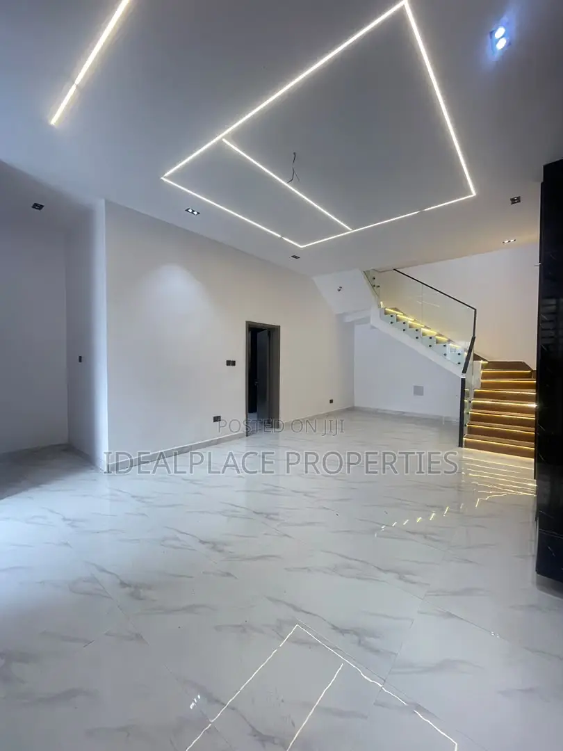 4bdrm Duplex in Sangotedo for sale in Sangotedo