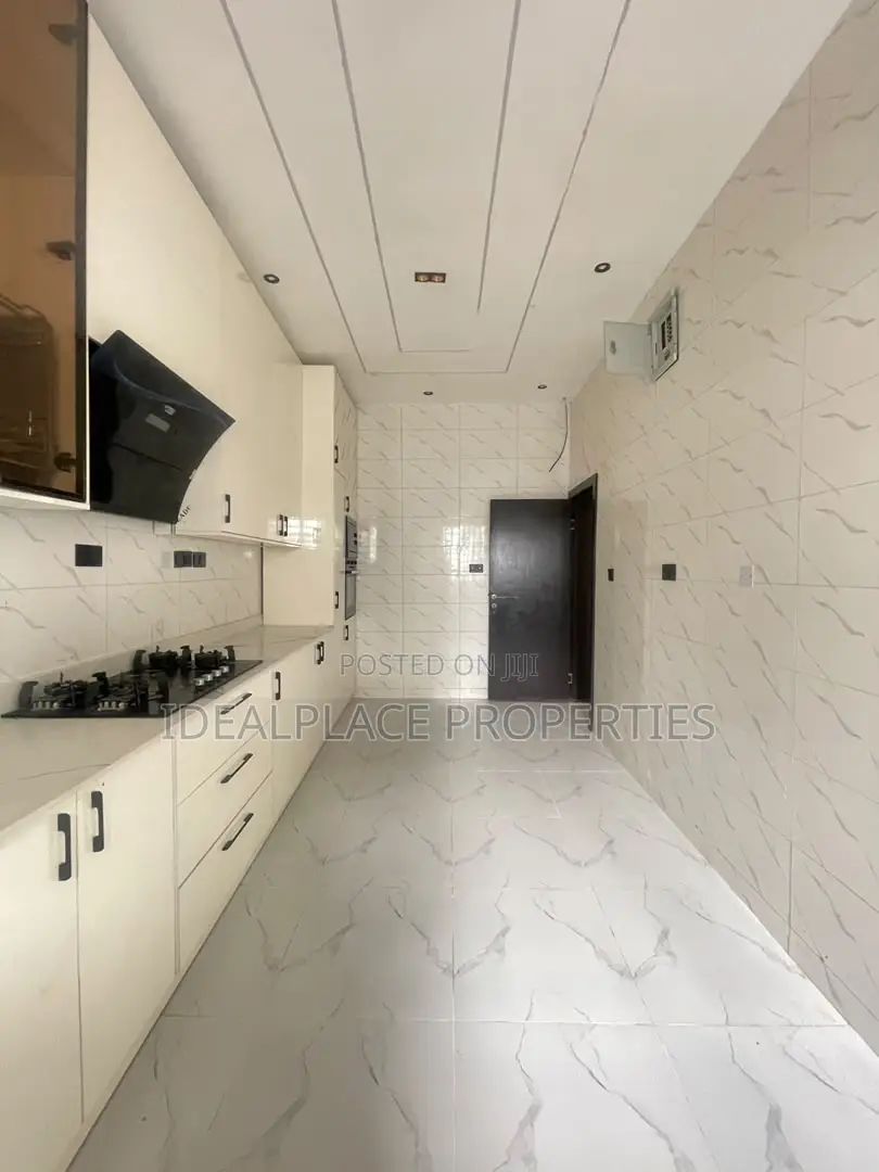4bdrm Duplex in Sangotedo for sale in Sangotedo