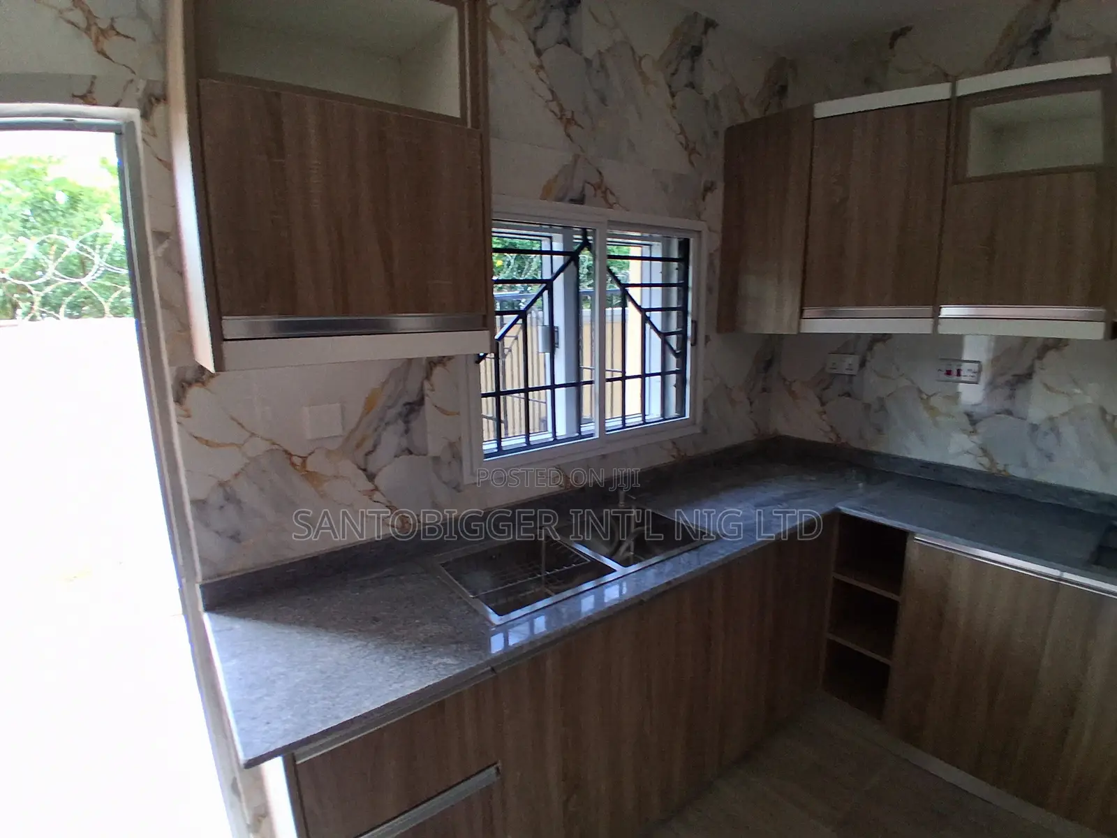 4bdrm Townhouse / Terrace in Santobigger, Sabon Lugbe for rent in Sabon Lugbe