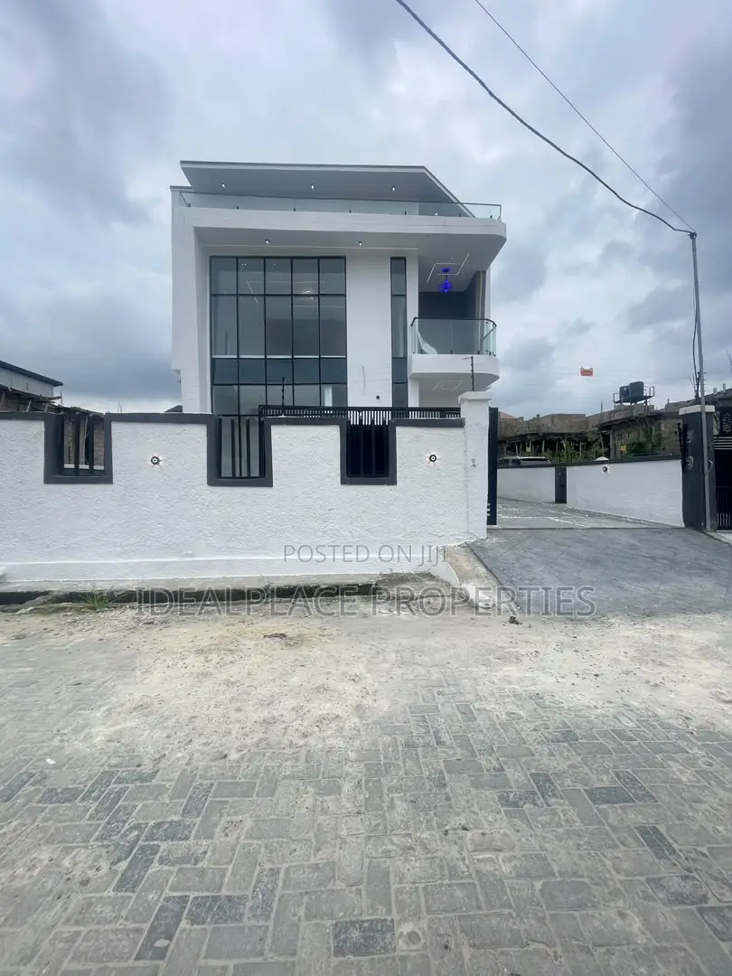 4bdrm Duplex in Sangotedo for sale in Sangotedo