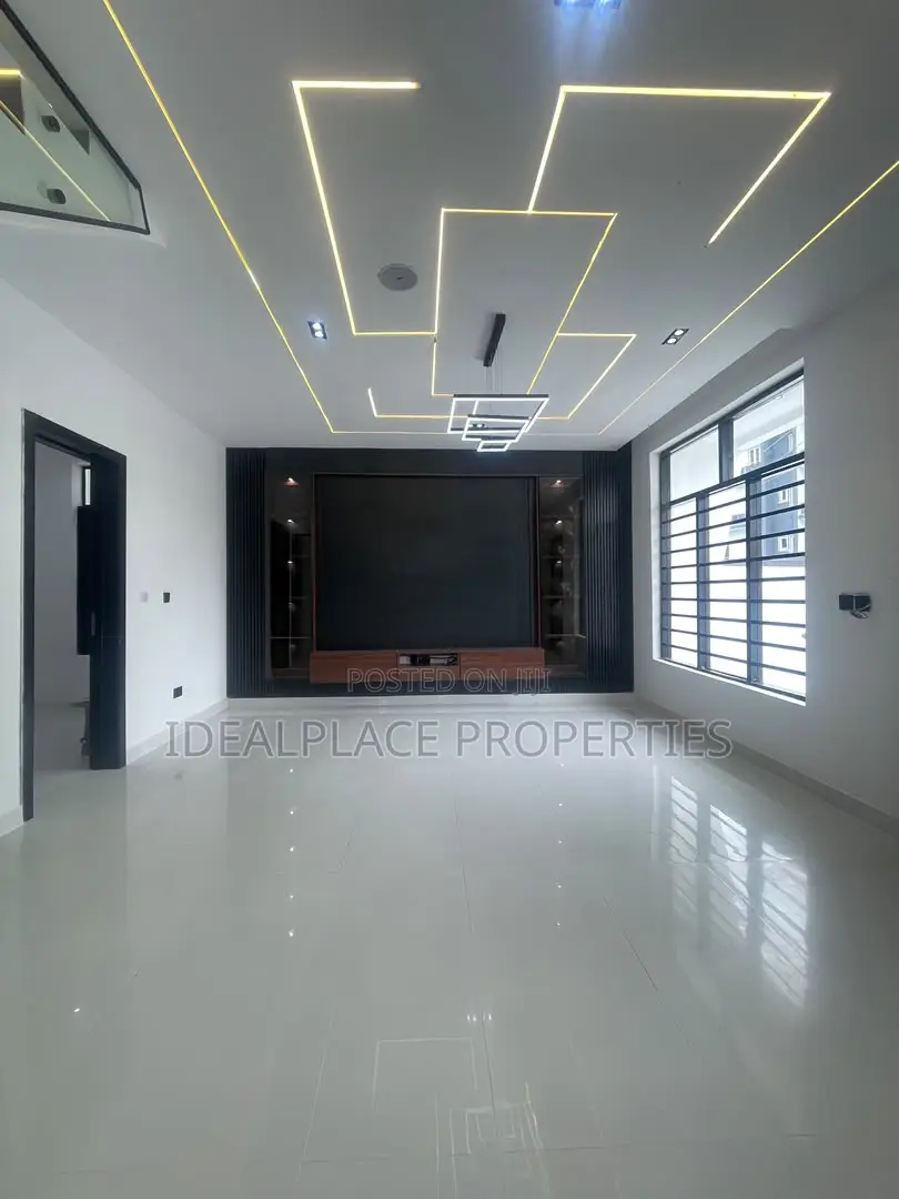 4bdrm Duplex in Sangotedo for sale in Sangotedo