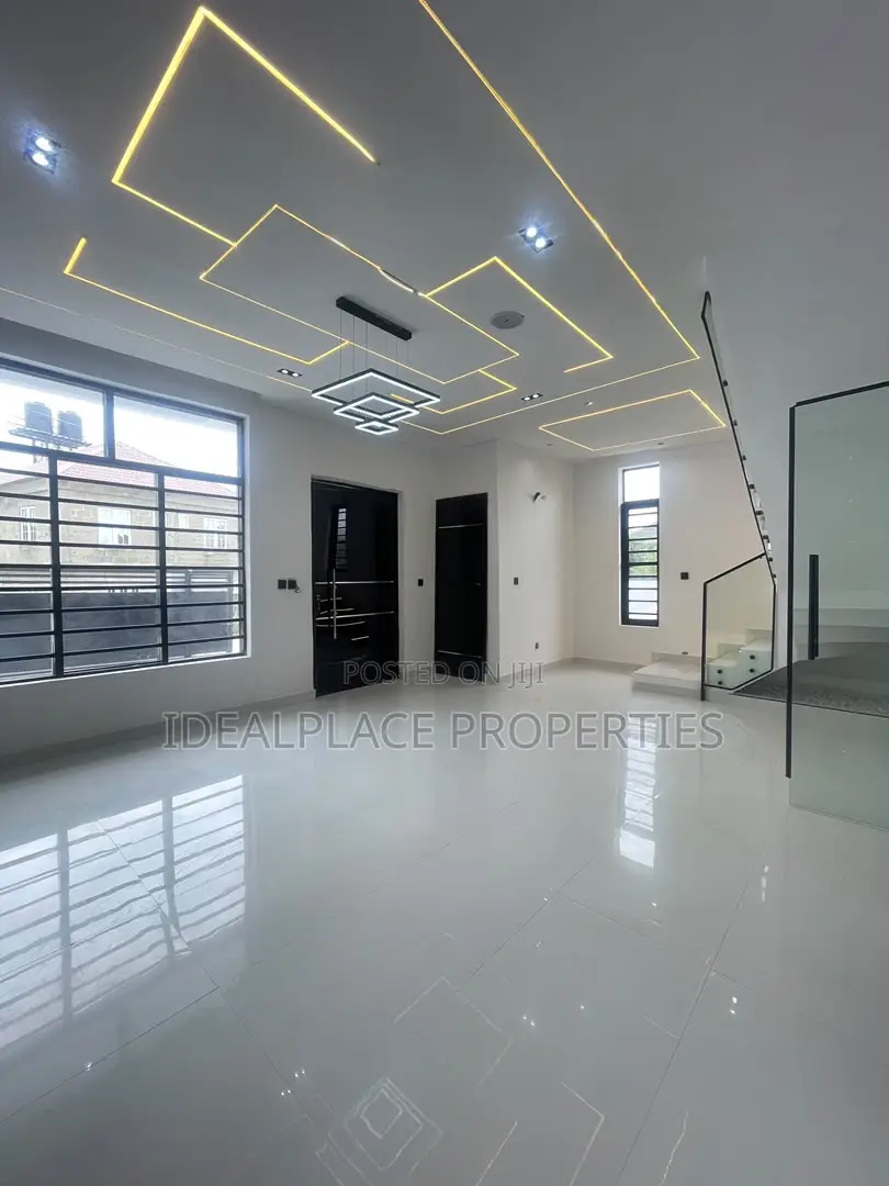 4bdrm Duplex in Sangotedo for sale in Sangotedo