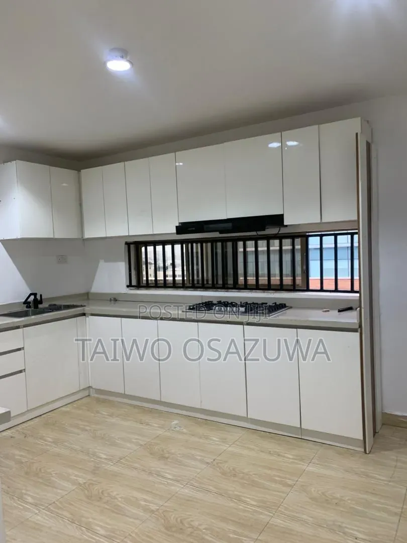 2bdrm Apartment in Ahmadi Bello Way for rent in Ahmadu Bello Way