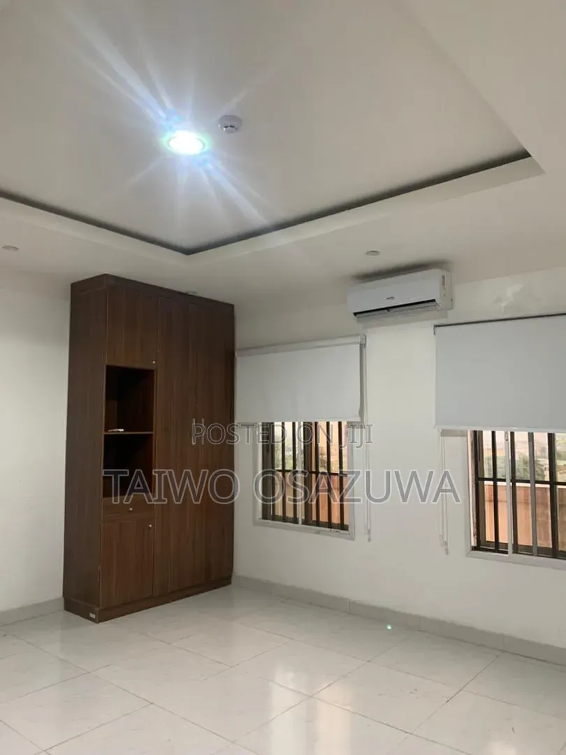 2bdrm Apartment in Ahmadi Bello Way for rent in Ahmadu Bello Way