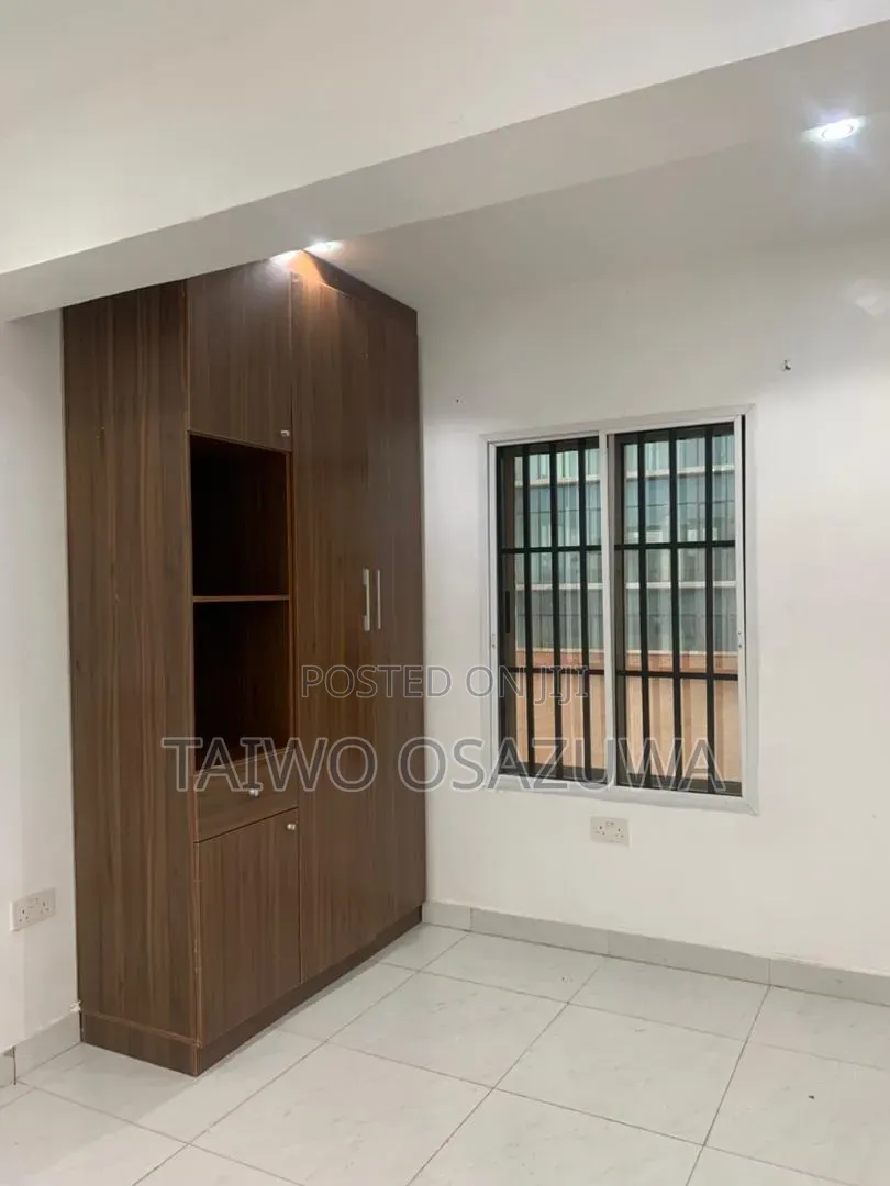 2bdrm Apartment in Ahmadi Bello Way for rent in Ahmadu Bello Way