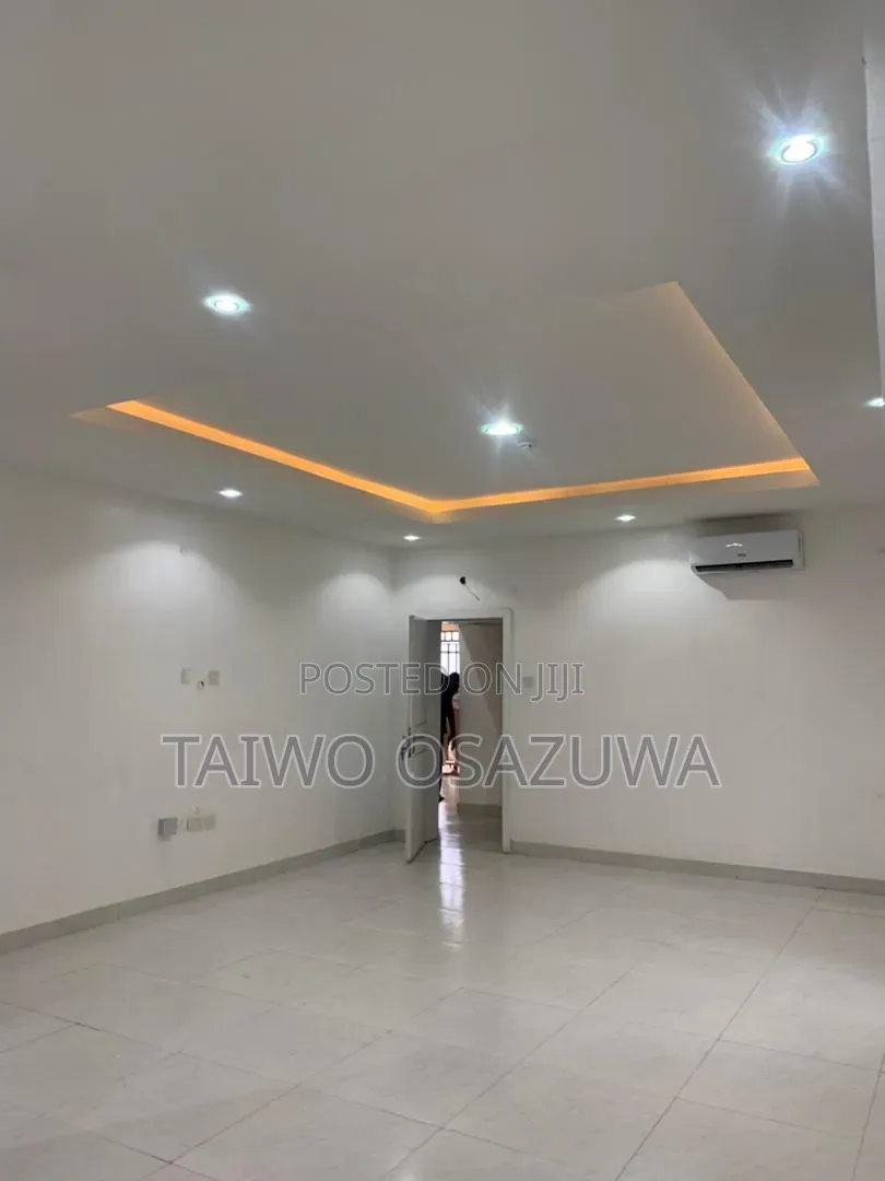 2bdrm Apartment in Ahmadi Bello Way for rent in Ahmadu Bello Way