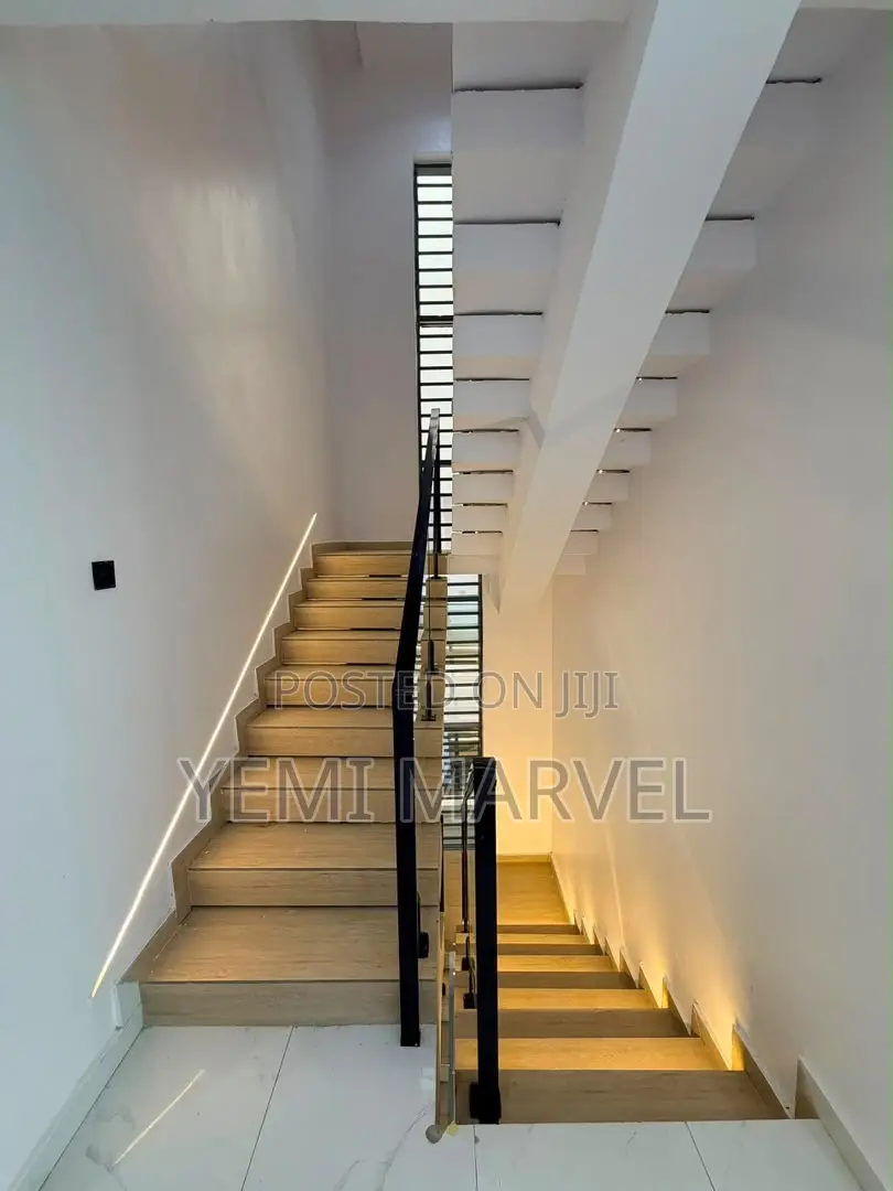 4bdrm Duplex in Carlton Gate Estate, for sale in Akobo