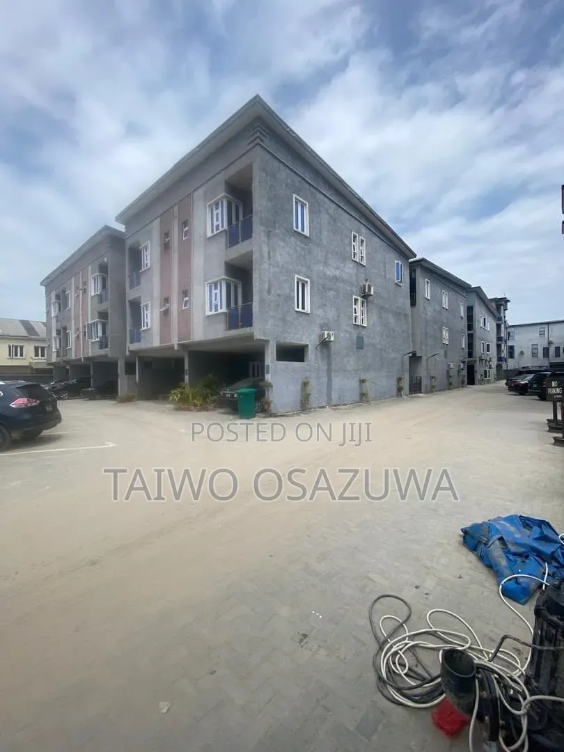 3bdrm Apartment in Back Of Enyo Filling, Ikate for rent in Ikate