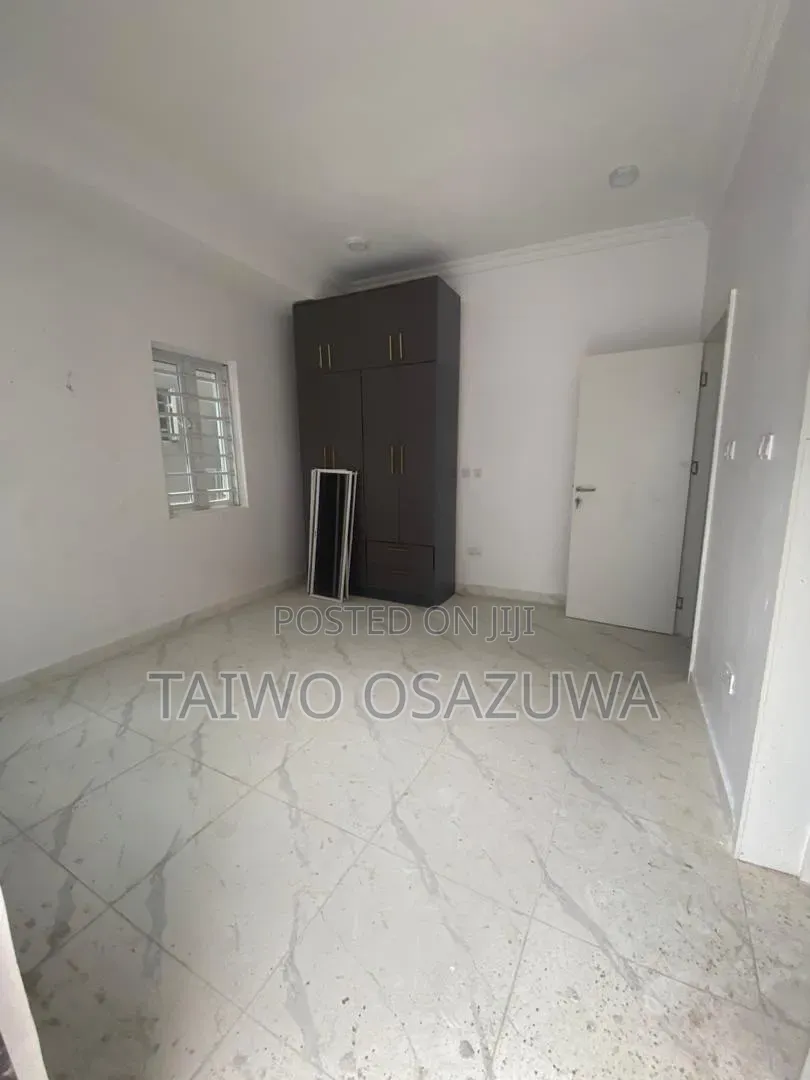 3bdrm Apartment in Back Of Enyo Filling, Ikate for rent in Ikate