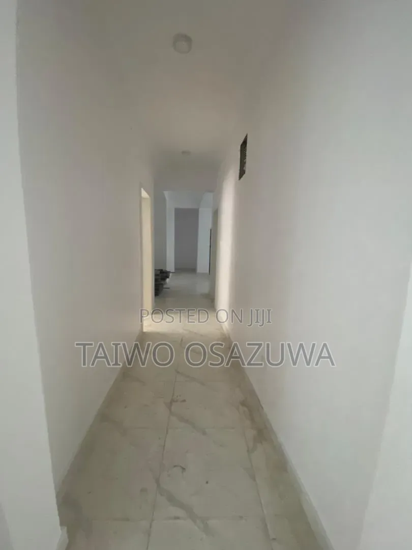 3bdrm Apartment in Back Of Enyo Filling, Ikate for rent in Ikate
