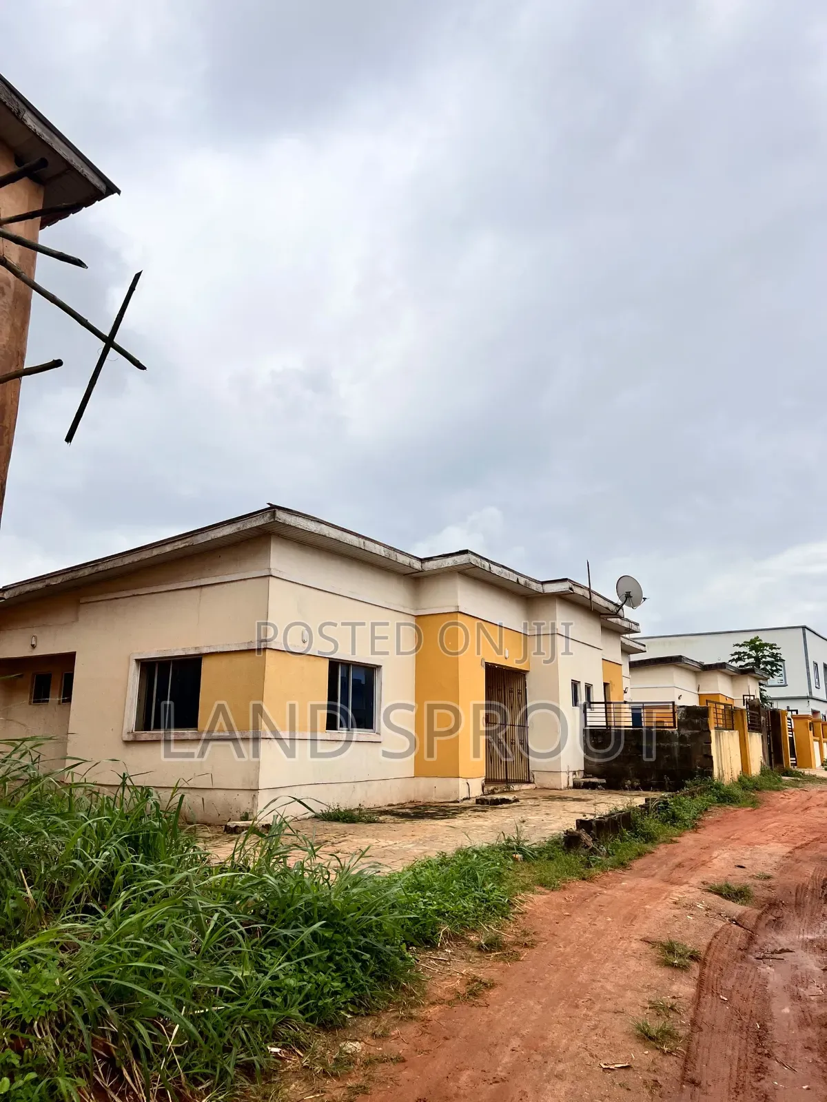 2bdrm Block of Flats in Obafemi-Owode for sale in Obafemi-Owode
