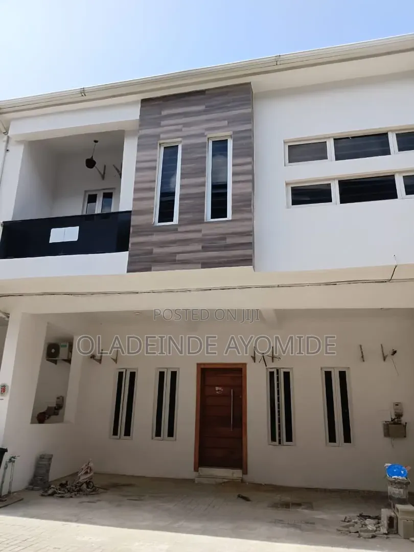 4bdrm Duplex in Ikota Gra for rent in Ikota