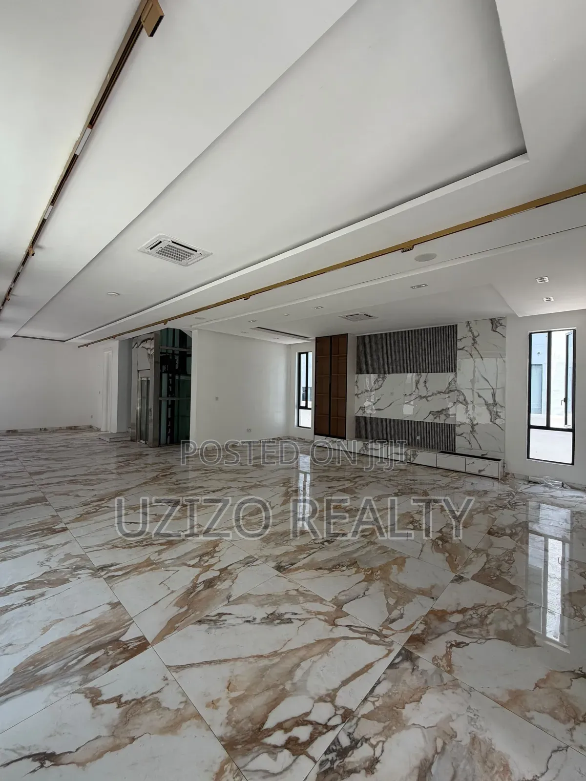 5bdrm Duplex in Osapa for sale in Osapa london
