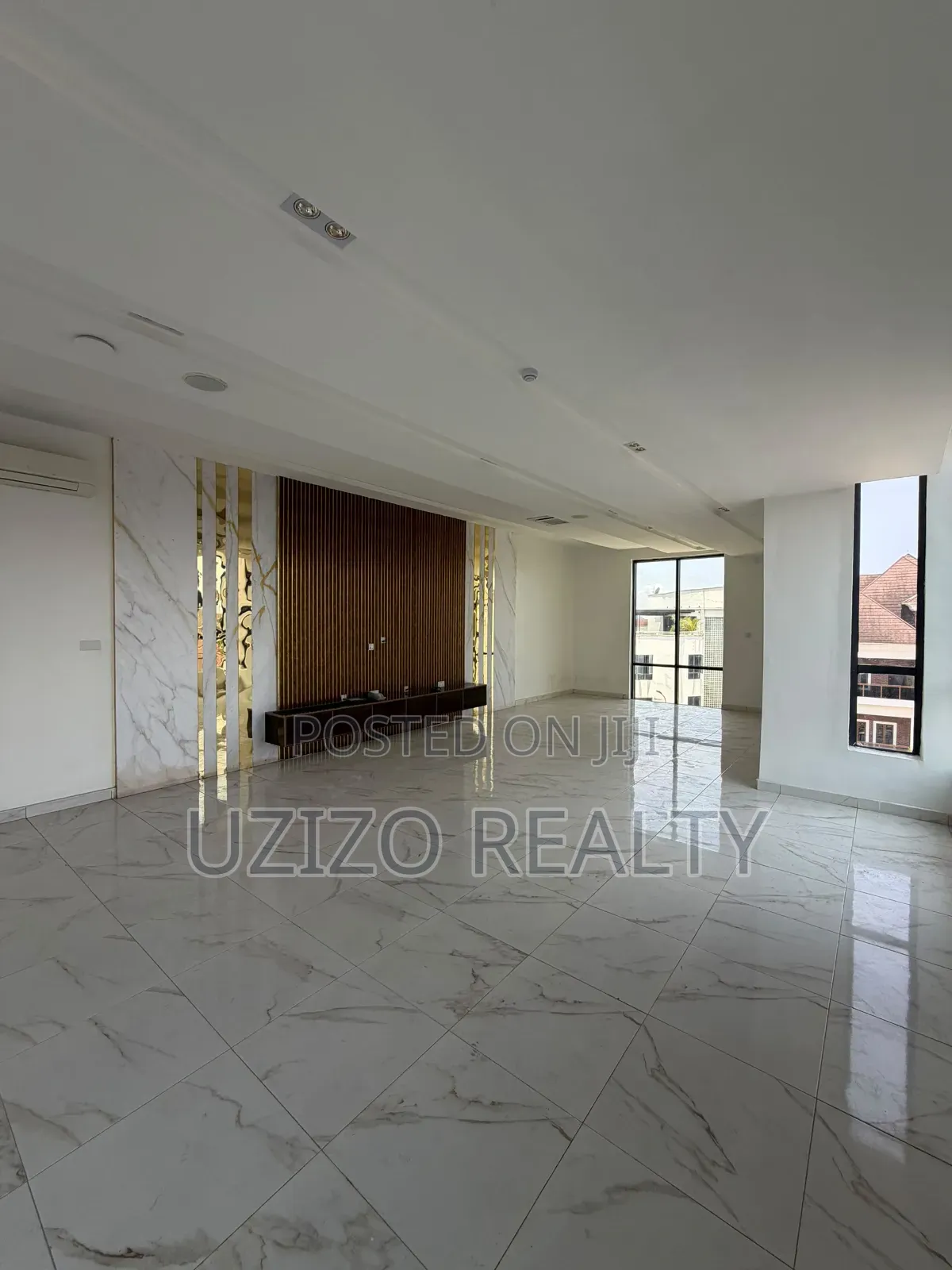 5bdrm Duplex in Osapa for sale in Osapa london