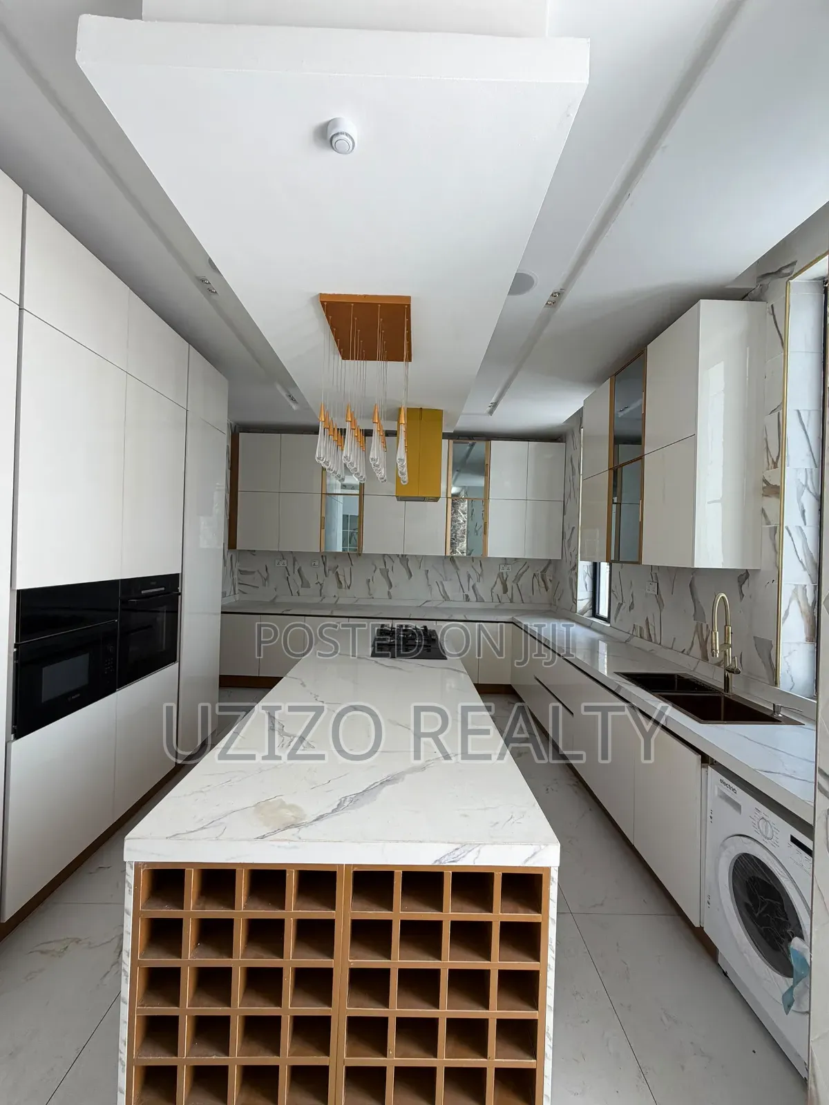5bdrm Duplex in Osapa for sale in Osapa london
