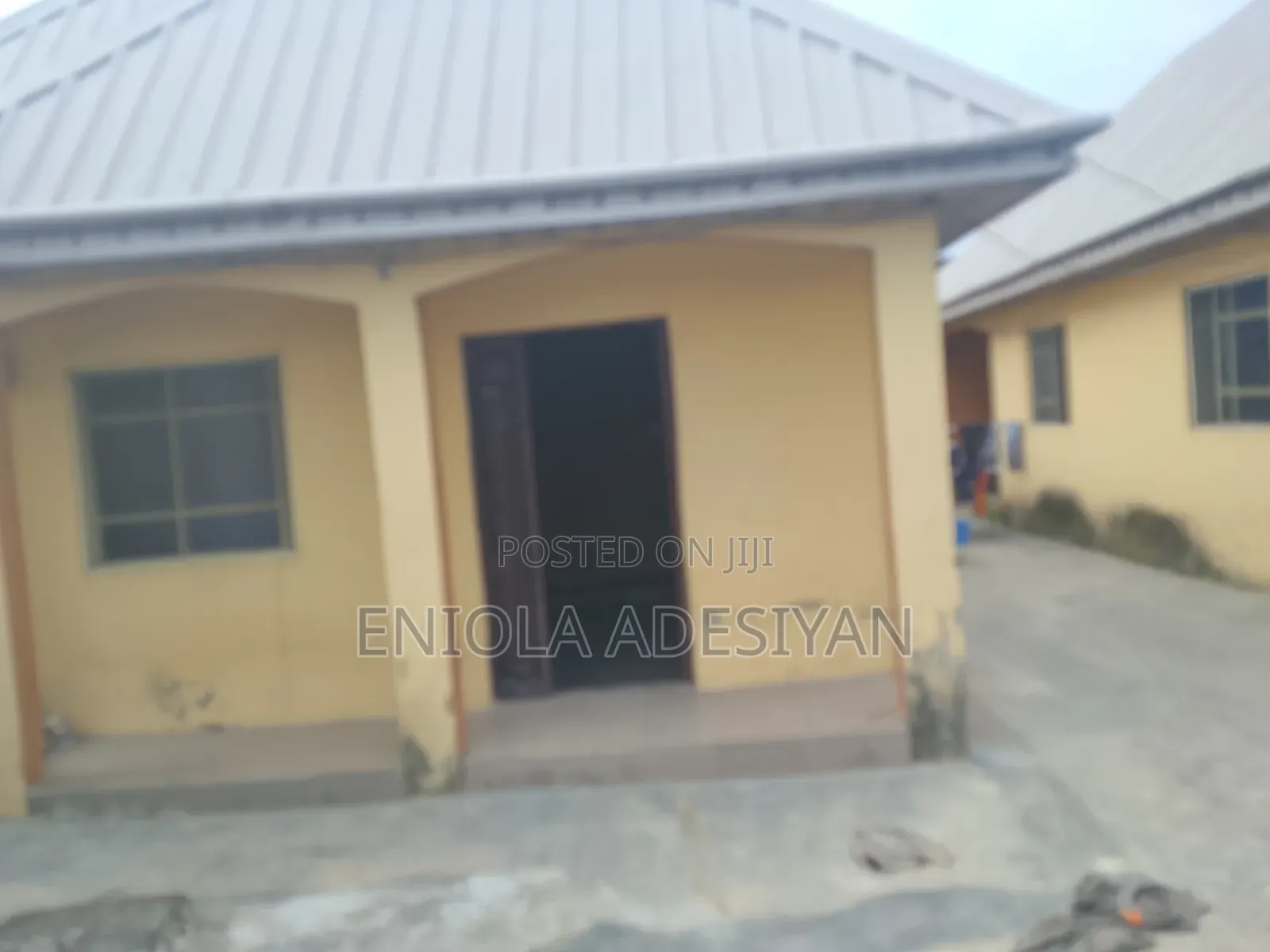 2bdrm Block of Flats in Bomoda Oku Dagota, Igbogbo for rent in Igbogbo