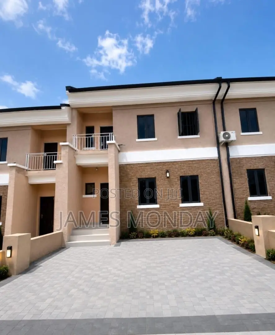 3bdrm Duplex in Rockvale Estate, Zone B for rent in Zone B