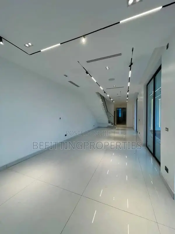 5bdrm Duplex in Lekki for sale in Lekki