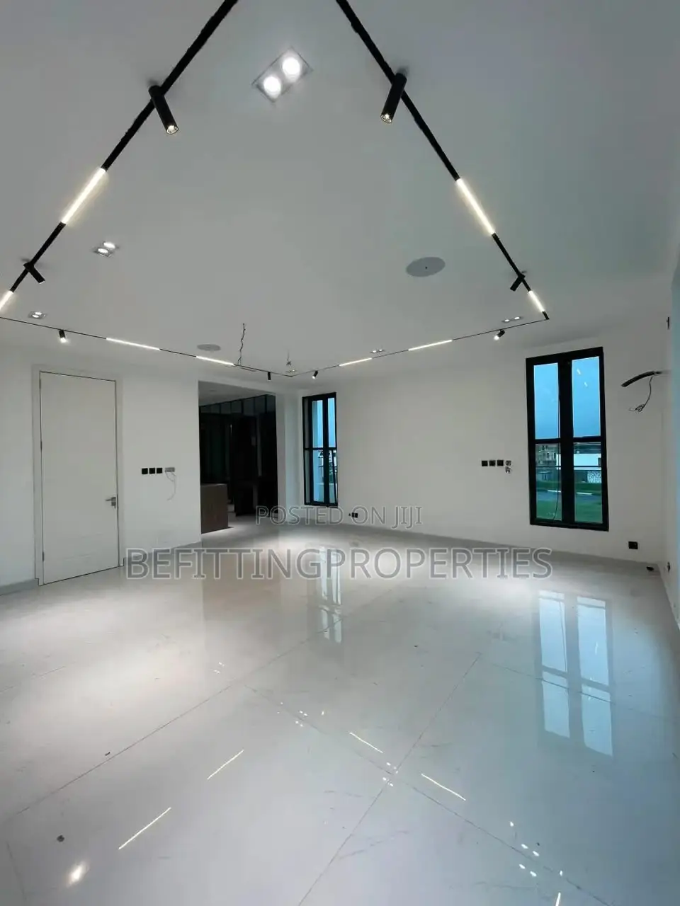 5bdrm Duplex in Lekki for sale in Lekki